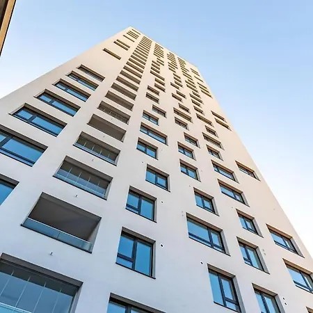 Daire Panoramic View Close To Hockey Stadium