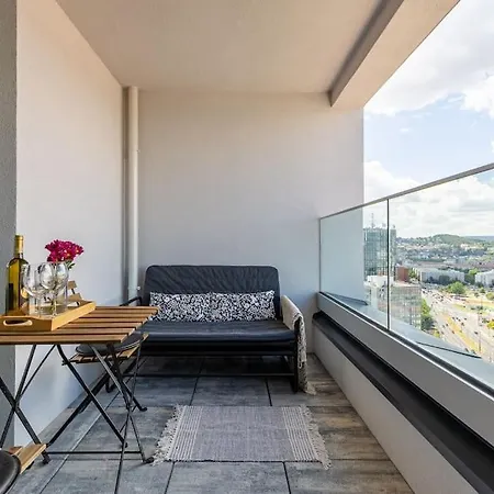 Panoramic View Close To Hockey Stadium Daire *